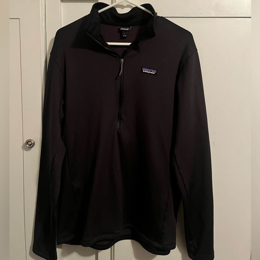 Men’s large, black polyester Patagonia long sleeve quarter zip pullover